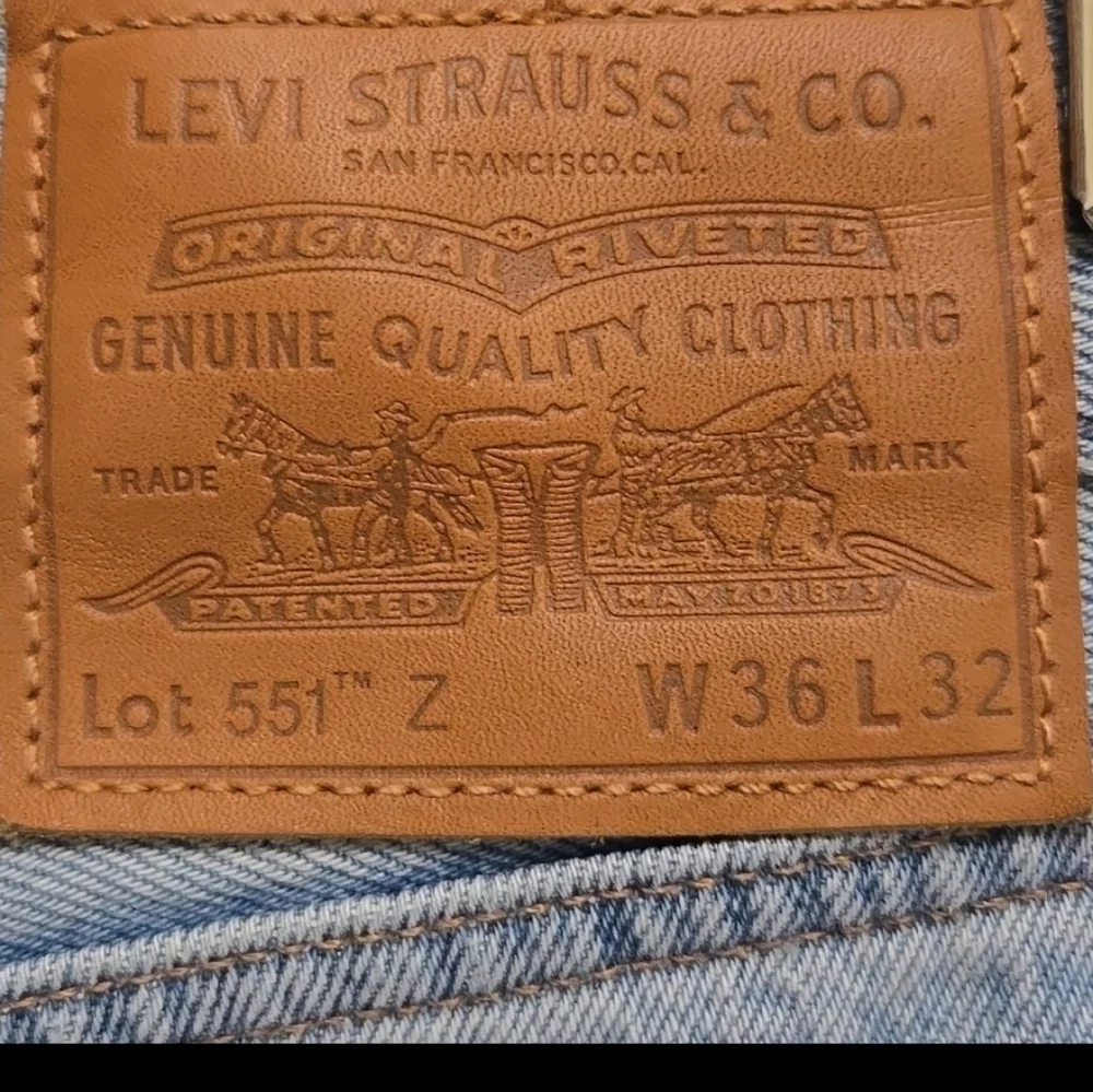 Levis 551 Z Authentic Straight Fit Jeans Mens 36X32 Big E Cotton Hemp Distressed